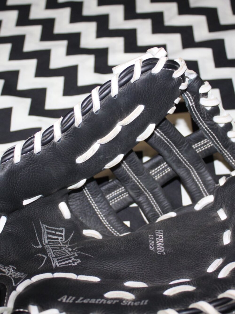 Rawlings 13'' Girls' Highlight Series Softball First Base Mitt - Picture 10 of 10